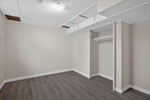 1823 38 Street Se, Calgary, AB - Indoor Photo Showing Other Room