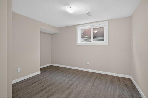 1823 38 Street Se, Calgary, AB - Indoor Photo Showing Other Room