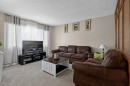 1823 38 Street Se, Calgary, AB  - Indoor Photo Showing Living Room 