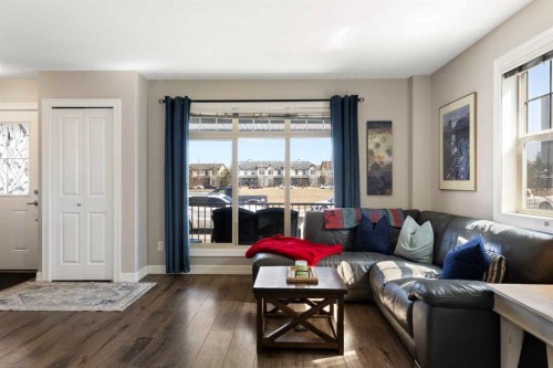 125 Copperpond Common Se, Calgary, AB - Indoor Photo Showing Living Room