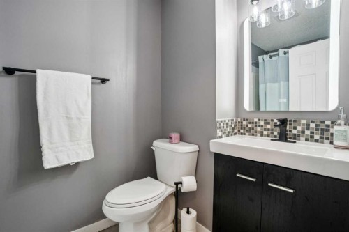 1336 154 Avenue Sw, Calgary, AB - Indoor Photo Showing Bathroom