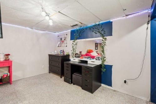 1336 154 Avenue Sw, Calgary, AB - Indoor