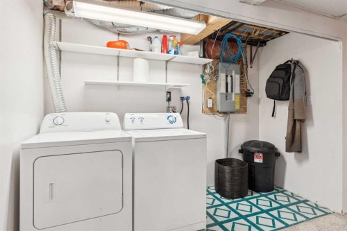 1336 154 Avenue Sw, Calgary, AB - Indoor Photo Showing Laundry Room