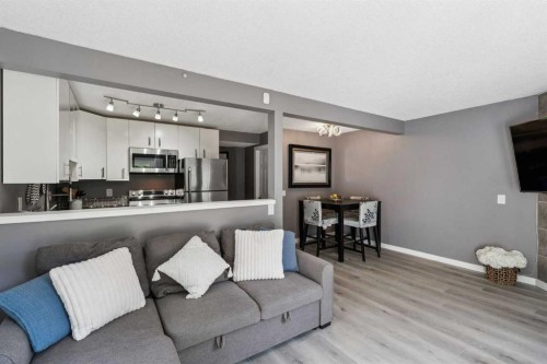 1336 154 Avenue Sw, Calgary, AB - Indoor