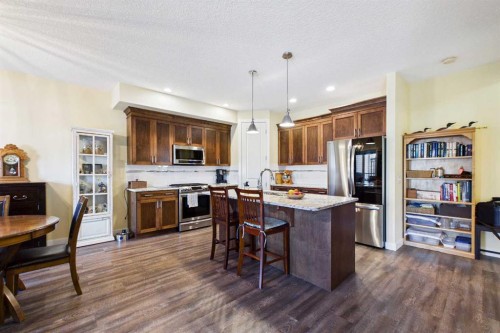 1910 High Park Circle Nw, High River, AB - Indoor Photo Showing Kitchen With Upgraded Kitchen
