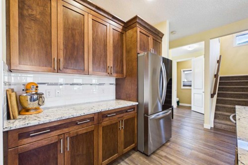 1910 High Park Circle Nw, High River, AB - Indoor Photo Showing Kitchen