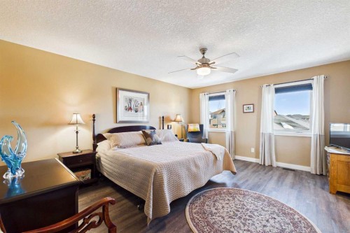 1910 High Park Circle Nw, High River, AB - Indoor Photo Showing Bedroom