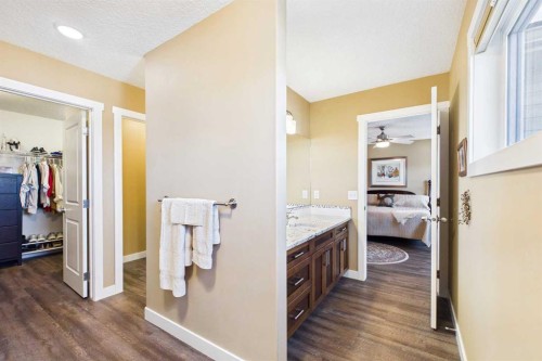 1910 High Park Circle Nw, High River, AB - Indoor Photo Showing Bathroom