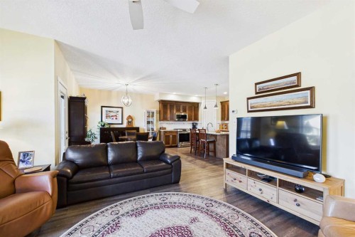 1910 High Park Circle Nw, High River, AB - Indoor Photo Showing Living Room