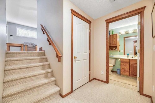 280 Cramond Close Se, Calgary, AB - Indoor Photo Showing Other Room
