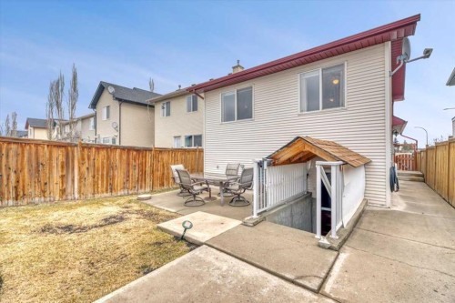 280 Cramond Close Se, Calgary, AB - Outdoor With Exterior