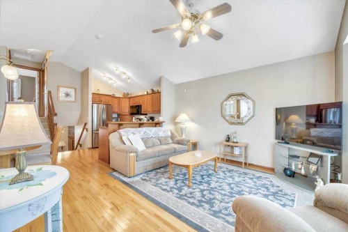 280 Cramond Close Se, Calgary, AB - Indoor Photo Showing Living Room