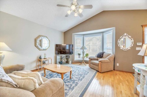 280 Cramond Close Se, Calgary, AB - Indoor Photo Showing Living Room