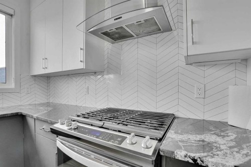 55 Setonstone Landing Se, Calgary, AB - Indoor Photo Showing Kitchen With Upgraded Kitchen