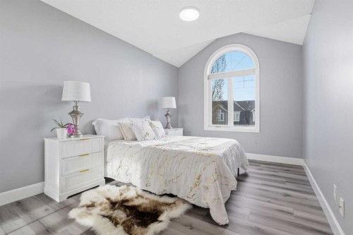 52 Windstone Green Sw, Airdrie, AB - Indoor Photo Showing Bedroom