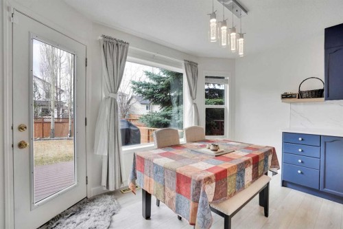 391 Millrise Square Sw, Calgary, AB - Indoor Photo Showing Dining Room