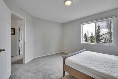 391 Millrise Square Sw, Calgary, AB - Indoor Photo Showing Bedroom