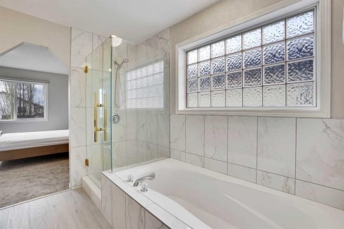 391 Millrise Square Sw, Calgary, AB - Indoor Photo Showing Bathroom