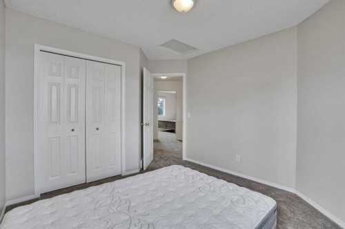 391 Millrise Square Sw, Calgary, AB - Indoor Photo Showing Bedroom