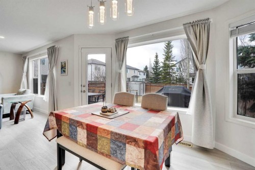 391 Millrise Square Sw, Calgary, AB - Indoor Photo Showing Dining Room