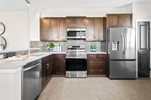 83 Evansview Gardens Nw, Calgary, AB - Indoor Photo Showing Kitchen