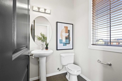 83 Evansview Gardens Nw, Calgary, AB - Indoor Photo Showing Bathroom