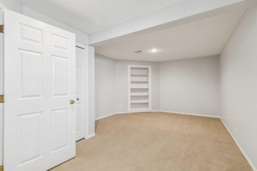 127 Mt Assiniboine Circle Se, Calgary, AB 