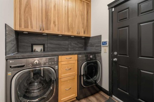 18 Autumn Circle Se, Calgary, AB - Indoor Photo Showing Laundry Room