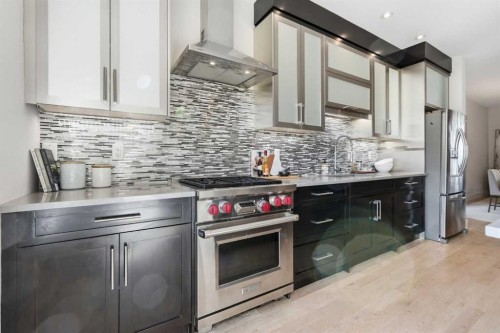 1923 49 Avenue Sw, Calgary, AB - Indoor Photo Showing Kitchen With Stainless Steel Kitchen With Upgraded Kitchen