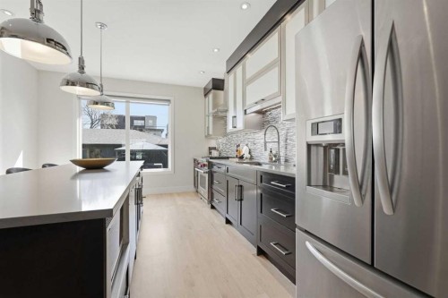 1923 49 Avenue Sw, Calgary, AB - Indoor Photo Showing Kitchen With Stainless Steel Kitchen With Upgraded Kitchen