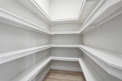 1923 49 Avenue Sw, Calgary, AB - Indoor With Storage