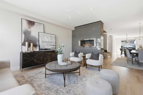 1923 49 Avenue Sw, Calgary, AB - Indoor Photo Showing Living Room