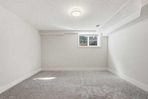 1923 49 Avenue Sw, Calgary, AB - Indoor Photo Showing Other Room