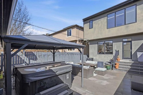 1923 49 Avenue Sw, Calgary, AB - Outdoor