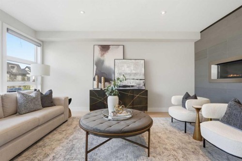1923 49 Avenue Sw, Calgary, AB - Indoor Photo Showing Living Room