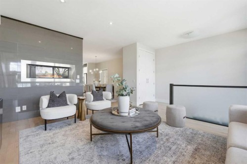 1923 49 Avenue Sw, Calgary, AB - Indoor Photo Showing Living Room