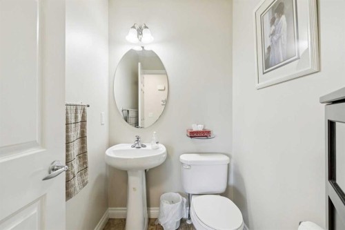 63 Westmount Circle, Okotoks, AB - Indoor Photo Showing Bathroom