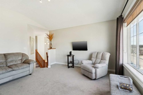 63 Westmount Circle, Okotoks, AB - Indoor Photo Showing Living Room