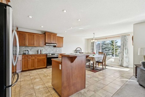 63 Westmount Circle, Okotoks, AB - Indoor Photo Showing Kitchen