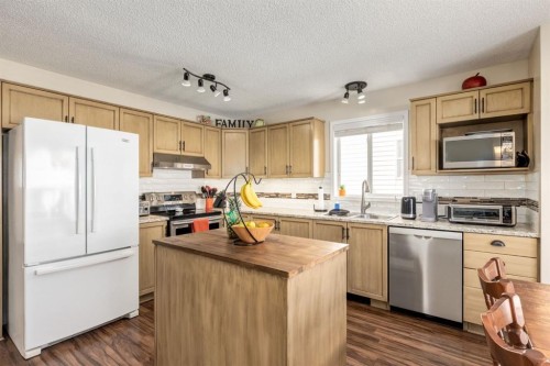 34 Arbour Crest Circle Nw, Calgary, AB - Indoor Photo Showing Kitchen