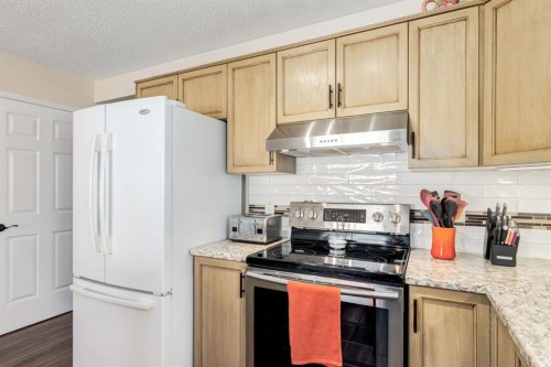 34 Arbour Crest Circle Nw, Calgary, AB - Indoor Photo Showing Kitchen