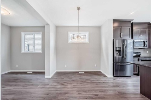 18 Willow Crescent, Okotoks, AB - Indoor Photo Showing Kitchen