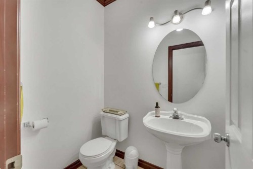 113 West Creek Pond, Chestermere, AB - Indoor Photo Showing Bathroom