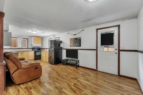 113 West Creek Pond, Chestermere, AB - Indoor Photo Showing Kitchen