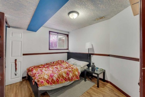 113 West Creek Pond, Chestermere, AB - Indoor Photo Showing Bedroom