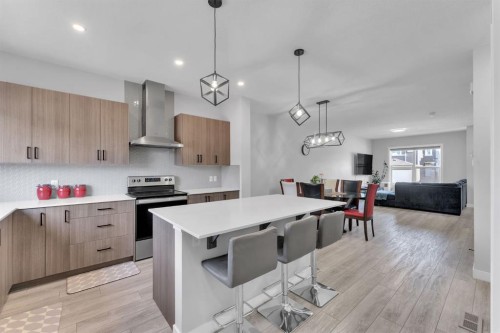 67 Corner Glen Gardens Ne, Calgary, AB - Indoor Photo Showing Kitchen With Upgraded Kitchen