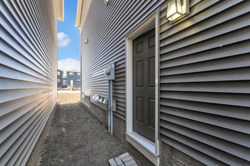 67 Corner Glen Gardens Ne, Calgary, AB - Outdoor