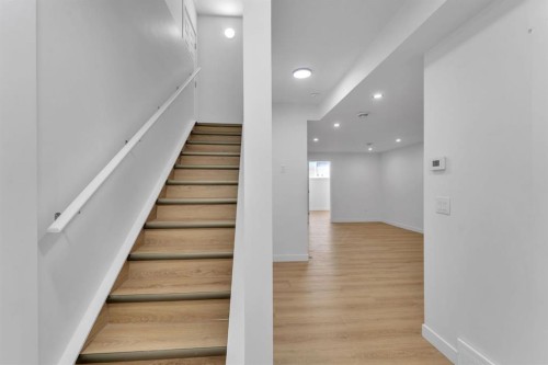 67 Corner Glen Gardens Ne, Calgary, AB - Indoor Photo Showing Other Room