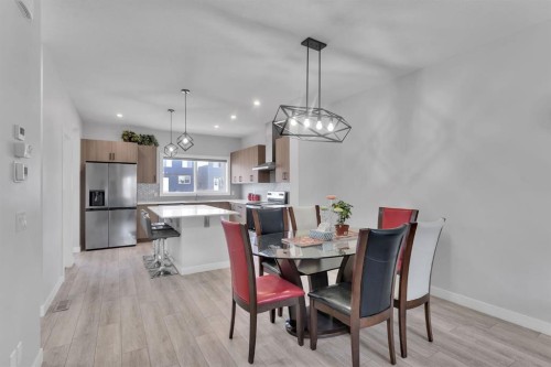 67 Corner Glen Gardens Ne, Calgary, AB - Indoor Photo Showing Dining Room