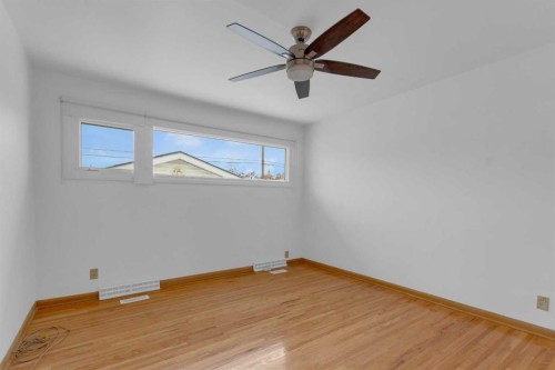 31 Gateway Drive Sw, Calgary, AB - Indoor Photo Showing Other Room